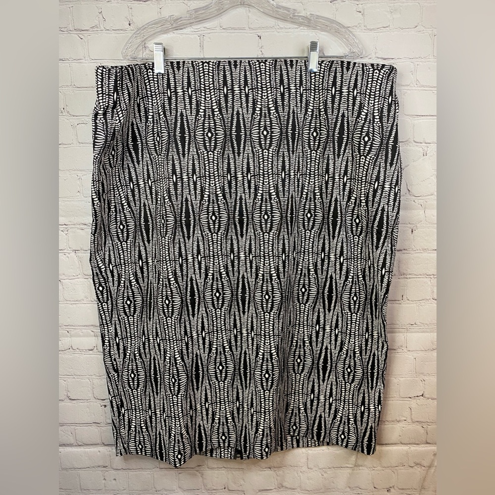 Lane Bryant beautiful black print rayon blend skirt size 26